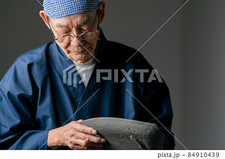 陶芸家　職人　男性　シニア 84910439
