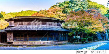 大雄寺の五百羅漢(富川渓谷)の紅葉 パノラマ 【長崎県諫早市】 大雄寺の五百羅漢(富川渓谷)の紅葉 パノラマ 【長崎県諫早市】 84911069