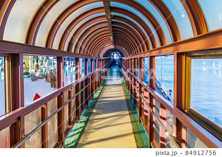 【イメージ素材】久里浜港フェリー乗船口 84912756