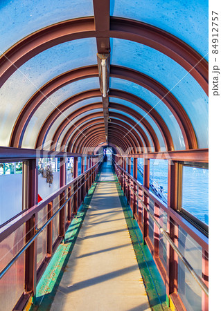 【イメージ素材】久里浜港フェリー乗船口 84912757