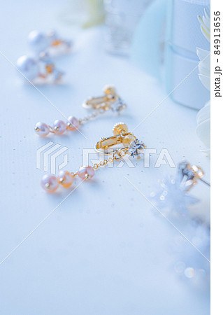 淡水パールのイヤリング　パールとビーズのピアス　アクセサリー　プレゼントイメージ　 84913656