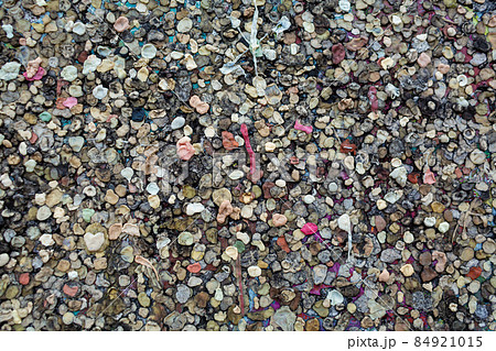 The texture of the landmark Berlin Wall is covered with chewing gum 84921015