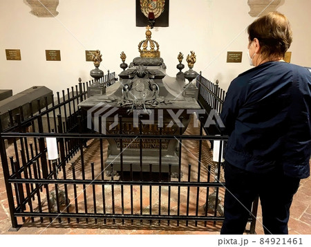Munich, Germany- August 10, 2021:Tourist near Tomb of King Ludwig II of Bavaria Munich, Germany- August 10, 2021:Tourist near Tomb of King Ludwig II of Bavaria 84921461