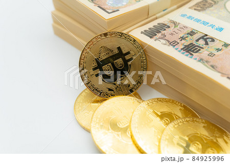 【投資】暗号通貨・ビットコインと札束【ビジネス】 【投資】暗号通貨・ビットコインと札束【ビジネス】 84925996