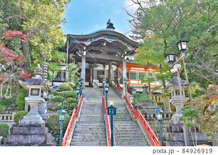 【信貴山 朝護孫子寺 本堂】 (紅葉) 奈良県生駒郡平群町信貴山 84926919