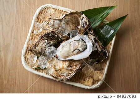殻付き牡蠣 84927093