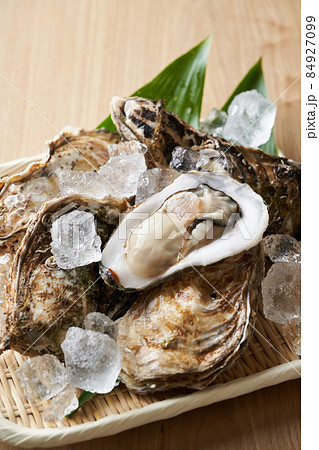 殻付き牡蠣 84927099