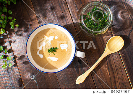 温かいポタージュスープ(キノコ入り) 温かいポタージュスープ(キノコ入り) 84927467