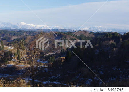 美しい星峠の棚田と八海山 美しい星峠の棚田と八海山 84927974