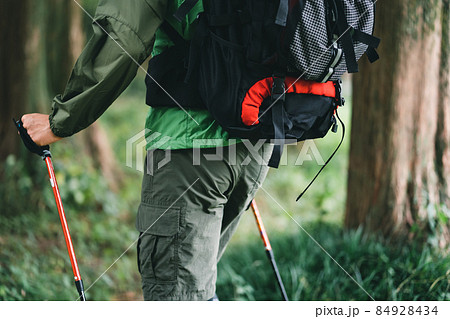トレッキング・ハイキング・登山 84928434