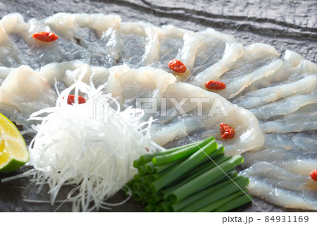 ふぐの薄造り「てっさ」 84931169