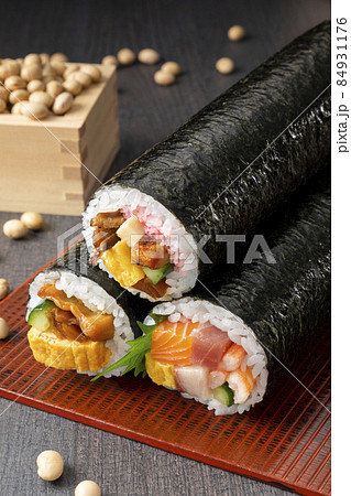 恵方巻3種類 恵方巻3種類 84931176