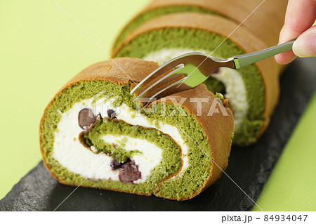 ロールケーキ 抹茶　フォーク 84934047