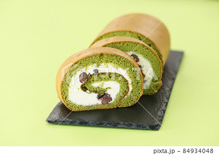 ロールケーキ 抹茶 カット 84934048