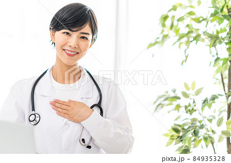 医者　女性 84935328