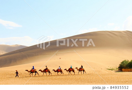 シルクロード紀行　　　美しき鳴沙山と月牙泉　　その2112 84935552