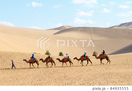 シルクロード紀行　　　美しき鳴沙山と月牙泉　　その2112 84935555