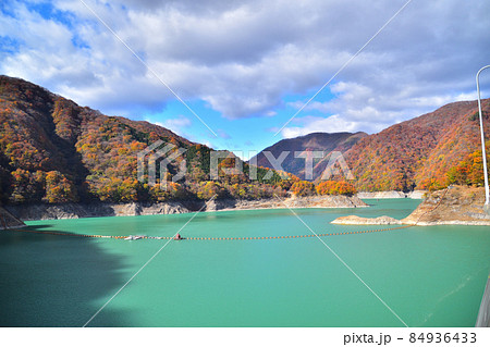 川治ダムの紅葉 84936433