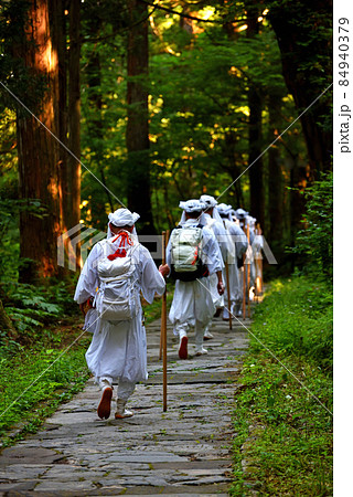 羽黒山の修験者 羽黒山の修験者 84940379