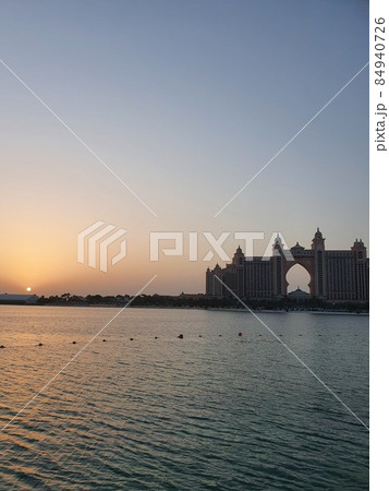 アトランティスザパームと夕日 84940726