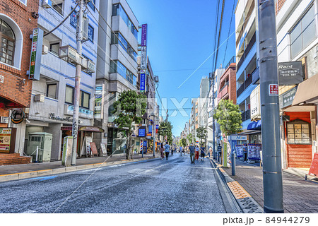 東京世田谷の都市風景 三軒茶屋・茶沢通り 東京世田谷の都市風景 三軒茶屋・茶沢通り 84944279