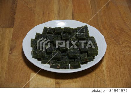 抹茶の琥珀糖 84944975