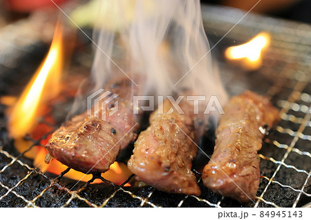 黒毛和牛 ハラミ炭火焼肉 84945143