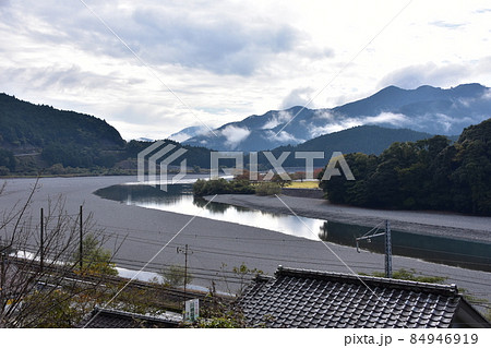 塩郷の吊橋からの景色(静岡県川根本町) 塩郷の吊橋からの景色(静岡県川根本町) 84946919