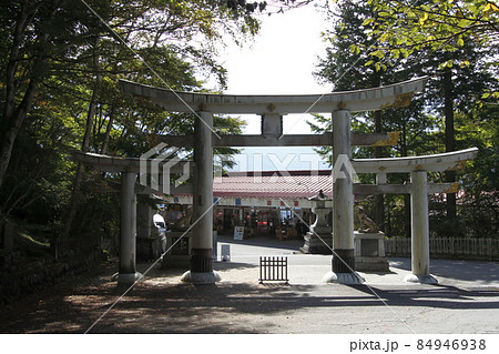 三峯神社：三ツ鳥居（埼玉県秩父市） 84946938