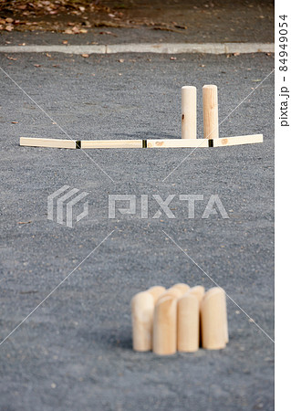 フィンランドの伝統的なスポーツ、モルック 84949054