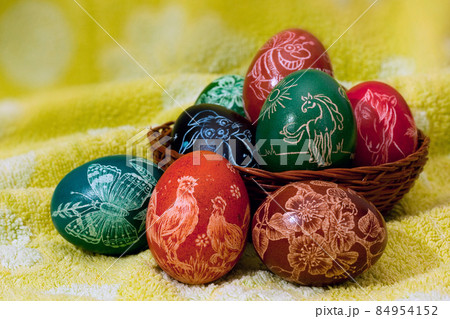 Scratched and colorful easter eggs 84954152