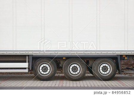 Cargo Truck Detail 84956852