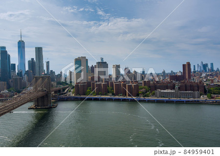New York City the Brooklyn Bridge at along the East River New York City the Brooklyn Bridge at along the East River 84959401