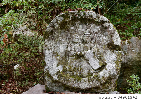 両子寺 もみじの絨毯 両子寺 もみじの絨毯 84961942