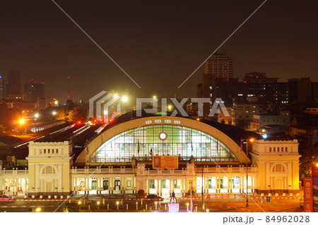 Night View of Bangkok Railway Station in Thailand 84962028