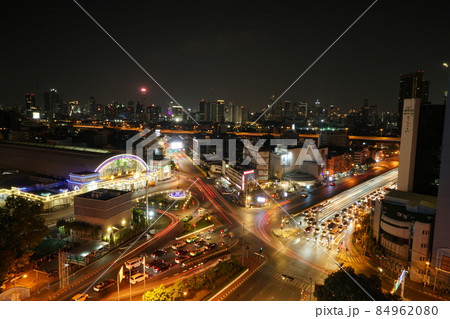 Night View of Hua Lamphong railway station 84962080