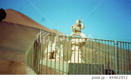 ベゼクリク石窟の駐車場近くにある「西遊記の像」(新疆ウイグル自治区トルファン 東部/中華人民共和国) ベゼクリク石窟の駐車場近くにある「西遊記の像」(新疆ウイグル自治区トルファン 東部/中華人民共和国) 84962952