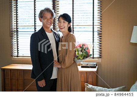 シニアカップル プレゼント 花束 84964455