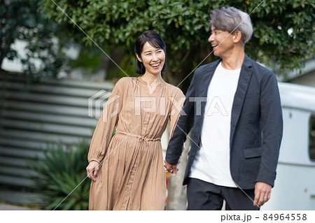 シニアカップル 旅行 シニアカップル 旅行 84964558