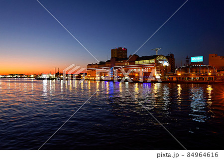 釧路川河畔の夕景 84964616