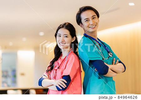 病院で働く男女医療従事者 撮影協力:LINK FOREST 病院で働く男女医療従事者 撮影協力:LINK FOREST 84964626