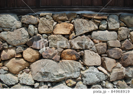 真名井の社家通りの「石垣」（島根県出雲市杵築東） 84968919