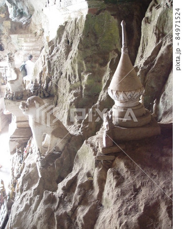 パークウー洞窟（ルアンパバーン近郊／ラオス） 84971524