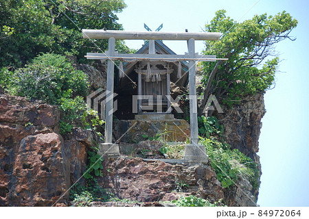 弁天島の鳥居（稲佐の浜／島根県出雲市大社町） 84972064