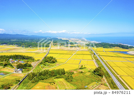 JR常磐線 新地駅付近（福島県相馬市） 84976211