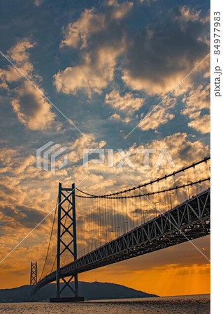 明石海峡大橋の夕日 明石海峡大橋の夕日 84977983