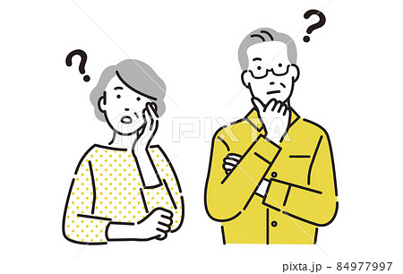 人物 上を見て考えるシニア夫婦 84977997