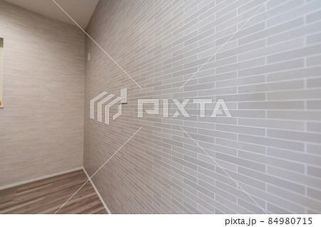 オシャレな壁面 84980715