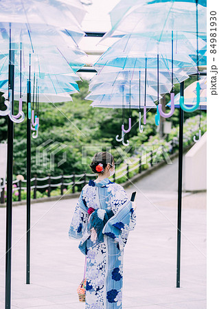 法多山 アンブレラスカイと浴衣の女性 法多山 アンブレラスカイと浴衣の女性 84981930