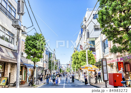 東京世田谷の都市風景 三軒茶屋・茶沢通り 東京世田谷の都市風景 三軒茶屋・茶沢通り 84983272